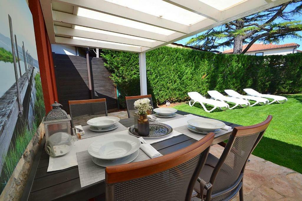 Villa Giardin Novigrad Istria Exterior foto